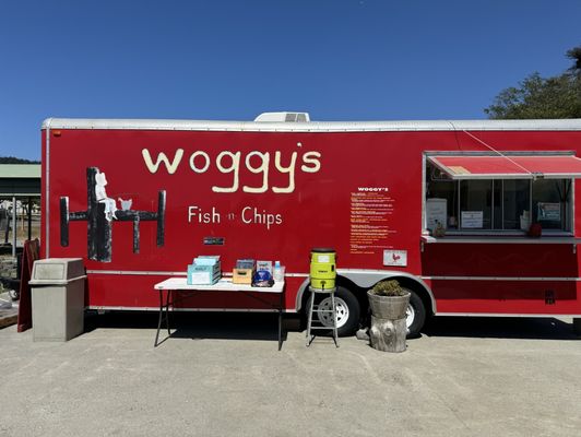 Woggy's Fish n Chips by null
