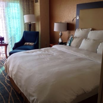 Seattle Marriott Waterfront - King bed room 646 - Hotels Near Me - Seattle, Washington Seattle Marriott Waterfront - King bed room 646 - Hotels Near Me - Seattle, Washington