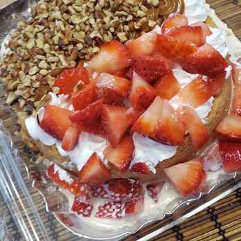 Sweet Galeanna - Tres leche... half cajeta with pecans and half strawberries..so gooood - Bakeries Near Me - Houston, Texas Sweet Galeanna - Tres leche... half cajeta with pecans and half strawberries..so gooood - Bakeries Near Me - Houston, Texas