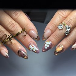 Lavue Nail Lounge