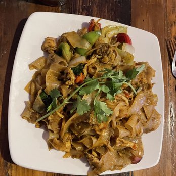 Cafe de Pho-Thai - Chicken Drunken Noodles - Vietnamese Near Me - Estes Park, Colorado Cafe de Pho-Thai - Chicken Drunken Noodles - Vietnamese Near Me - Estes Park, Colorado