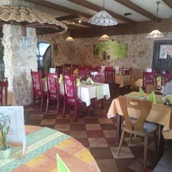 Mimosa - Täglich asiatisches Mittagsbuffet für 7.90 Euro pro Person; Fr, Sa, So. und Feiertagen mit Teppanyaki Grill Buffet für 13.90 Euro pro Person