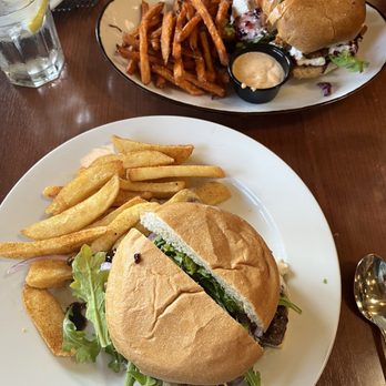 Linn's Restaurant - Fried Chicken Sandwich and Burger with Brie and Blue Cheese - American Near Me - Cambria, California Linn's Restaurant - Fried Chicken Sandwich and Burger with Brie and Blue Cheese - American Near Me - Cambria, California