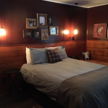 Noon Lodge at Mallard Bay - Cabin #1 Studio - Big Bear Lake, CA