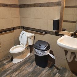 Coffee Crossing - Clean bathroom