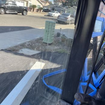 Quality Windows - Crooked center part of window. This is the part that opens the window. Top part is bent and squeaks. - Windows Installation Near Me - Los Angeles, California