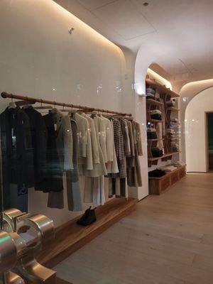 Gabriela Hearst Madison Avenue by null