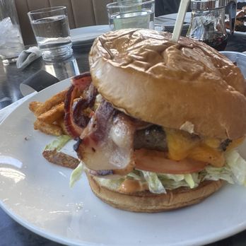 A Little Moore Cafe & Bistro - Classic burger - Breakfast & Brunch Near Me - Encinitas, California