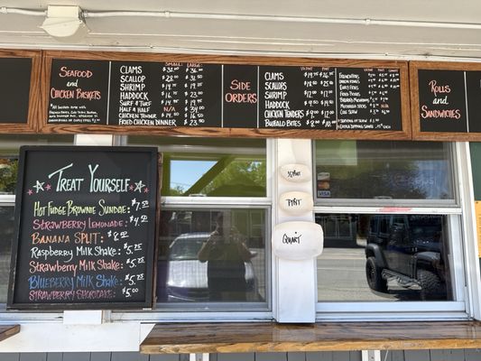 Crosby's Drive-In by null