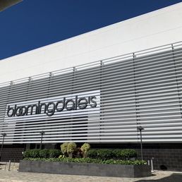 Exterior photo of Bloomingdale's - Honolulu, Hawaii Exterior photo of Bloomingdale's - Honolulu, Hawaii