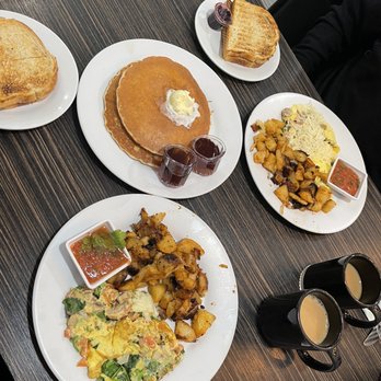 Off Street Cafe - Raul Omelette, Fresh Garden Omelette, w/sourdough bread, and a side of pancakes. Their jams are all homemade and amazing! - American Near Me - Cerritos, California