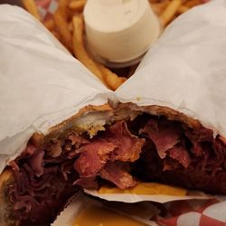 Charmer’s Fresh Burgers - Pastrami