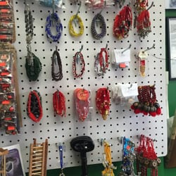 Botanica La Ceiba - Amuletos para mal de ojo, contra las envidias.