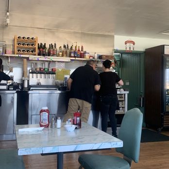 Scotty's On The Strand - Counter for drinks - American Near Me - Hermosa Beach, California Scotty's On The Strand - Counter for drinks - American Near Me - Hermosa Beach, California