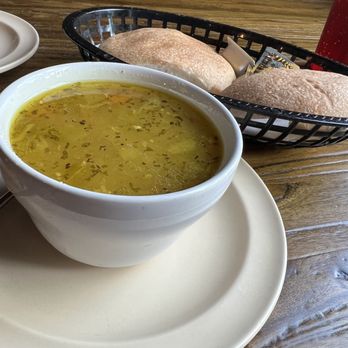 Gino's Italian Restaurant - Pizza Near Me - Oviedo, Florida
