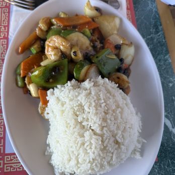 Hot Wok Bistro - Black bean shrimp lunch special - Chinese Near Me - San Mateo, California Hot Wok Bistro - Black bean shrimp lunch special - Chinese Near Me - San Mateo, California