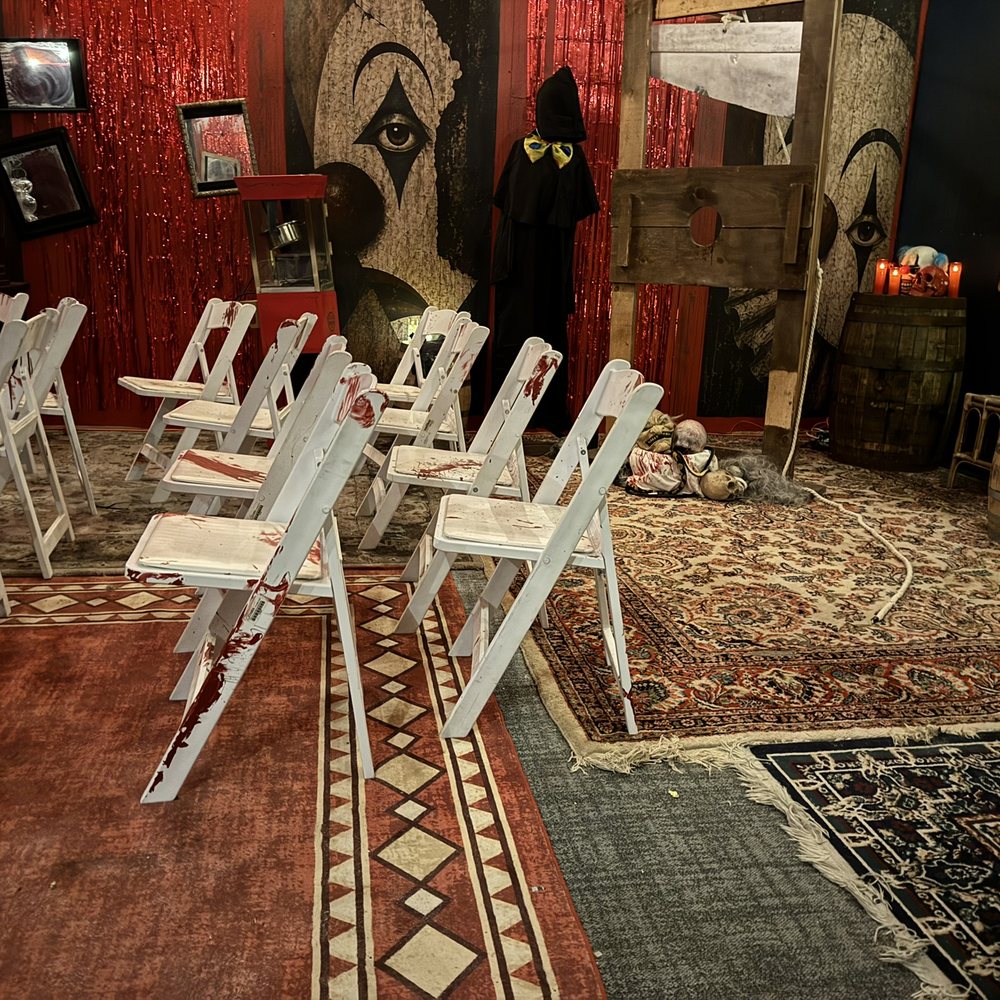 1D Studios - Photo room - Haunted Houses Near Me - Ottawa, Ontario 1D Studios - Photo room - Haunted Houses Near Me - Ottawa, Ontario