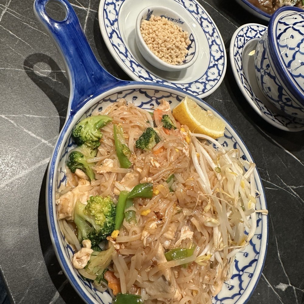 Thai Garden Restaurant - Chicken Pad Thai - Thai Near Me - Galway, G Thai Garden Restaurant - Chicken Pad Thai - Thai Near Me - Galway, G