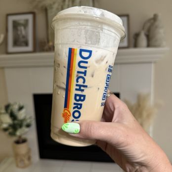 Dutch Bros Coffee - Medium iced kicker with soft top - Coffee & Tea Near Me - Yucaipa, California