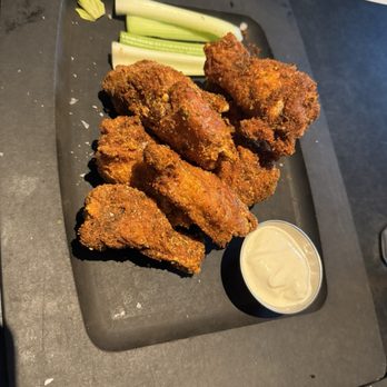 6Smith - 6Smith Chicken Wings - Seafood Near Me - Wayzata, Minnesota