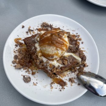 Tre Luna Bar and Kitchen - English Toffee Pudding - Italian Near Me - Hoover, Alabama Tre Luna Bar and Kitchen - English Toffee Pudding - Italian Near Me - Hoover, Alabama