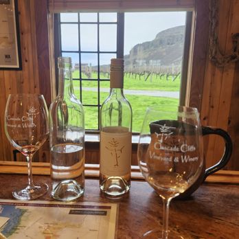 Cascade Cliffs Winery - Wineries Near Me - Wishram, Washington Cascade Cliffs Winery - Wineries Near Me - Wishram, Washington