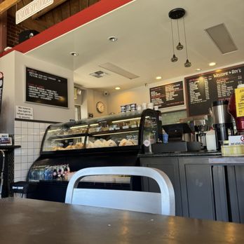 Roy's Station Coffee & Teas - Service counter (sorry I only realized the pic was blurry right now) - Coffee & Tea Near Me - San Jose, California