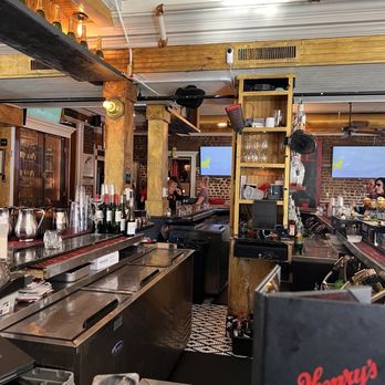 Henry's On The Market - Bars Near Me - Charleston, South Carolina Henry's On The Market - Bars Near Me - Charleston, South Carolina