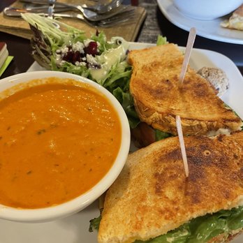 Süp - Melted BLAT and cup of tomato bisque - Sandwiches Near Me - Reno, Nevada Süp - Melted BLAT and cup of tomato bisque - Sandwiches Near Me - Reno, Nevada