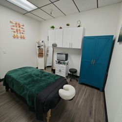 Restorative Kneadz - Treatment room