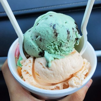 Magic Fountain - Medium Cup - Peach, Mint Oreo, and Rainbow Sherbet (at the bottom) - Ice Cream & Frozen Yogurt Near Me - Summit, New Jersey