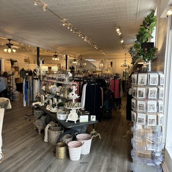 Bella Bella - Shopping Centers Near Me - Laurel, Mississippi