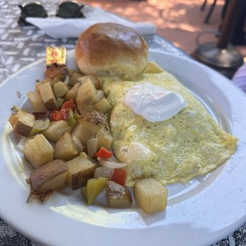Creekside Garden Cafe - Breakfast & Brunch Near Me - Cambria, California