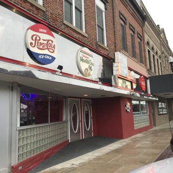 Mom's Diner - Diners Near Me - Archbold, Ohio