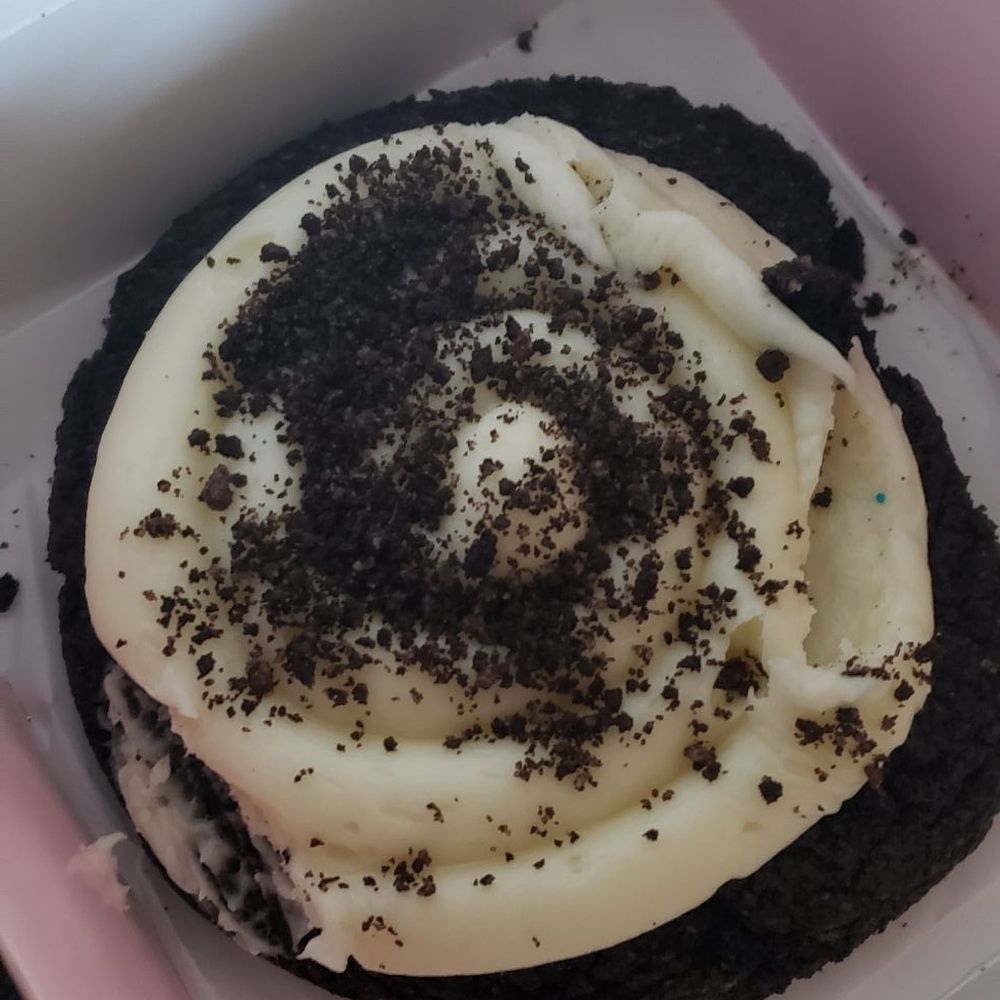 Crumbl - Methuen - Oreo cookie, pretty good, not too sweet, nice and soft - Bakeries Near Me - Methuen, Massachusetts Crumbl - Methuen - Oreo cookie, pretty good, not too sweet, nice and soft - Bakeries Near Me - Methuen, Massachusetts