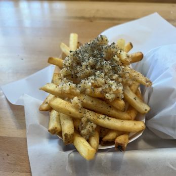 Eddie's Grill - Garlic fries - Salad Near Me - Lompoc, California