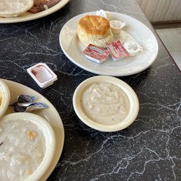 Biscuit and gravy
