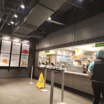 Shake Shack Big Beaver Road - Troy - Fast Food Near Me - Troy, Michigan