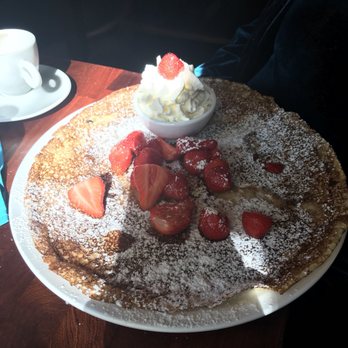 De Vier Pilaren - Strawberry and whipped cream - Creperies Near Me - Amsterdam, New Hampshire De Vier Pilaren - Strawberry and whipped cream - Creperies Near Me - Amsterdam, New Hampshire
