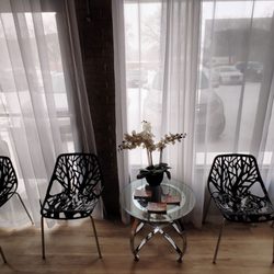 L.A. Tan - Waiting area