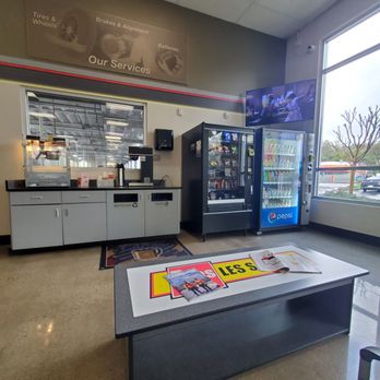 Les Schwab Tire Center - Popcorn, coffee, and vending machines. Lots of seating! - Tires Near Me - Martinez, California Les Schwab Tire Center - Popcorn, coffee, and vending machines. Lots of seating! - Tires Near Me - Martinez, California