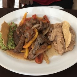 Armando's Hideaway - Fajitas de Res