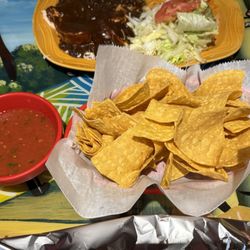 Mi Degollado Mexican Restaurant - Chips and salsa