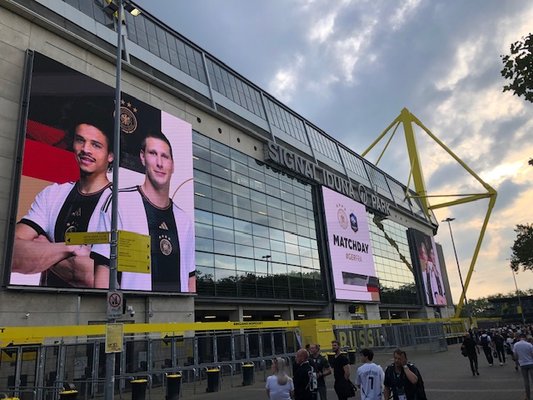 Signal Iduna Park by null