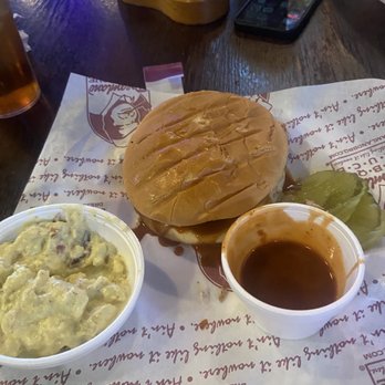 Dreamland BBQ - Big Daddy Chicken sandwich and potato salad - Barbeque Near Me - Montgomery, Alabama Dreamland BBQ - Big Daddy Chicken sandwich and potato salad - Barbeque Near Me - Montgomery, Alabama