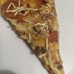 Leñas - Pizza 44, la que trae 4 quesos y 4 carnes. Si las encuentran me avisan.
