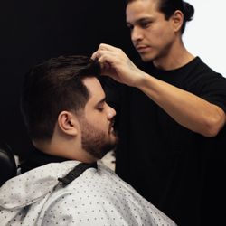Cesar's Royal Lounge Barbershop