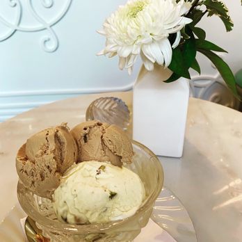 La Glace - Chocolate passionfruit and saffron & pistachio - Ice Cream & Frozen Yogurt Near Me - Vancouver, British Columbia