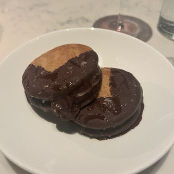 The Restaurant at 1900 - Ice cream Sandwich - New American Near Me - Mission Woods, Kansas