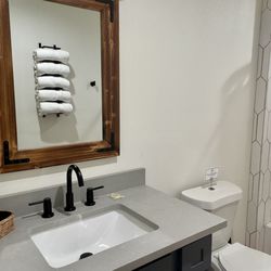 Blanco County Inn - Bathroom view from mirror